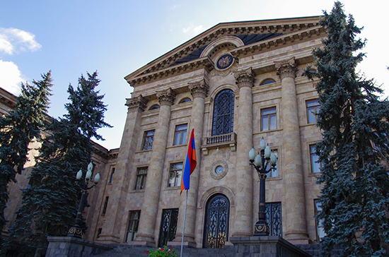 Военные Армении требуют отставки Пашиняна