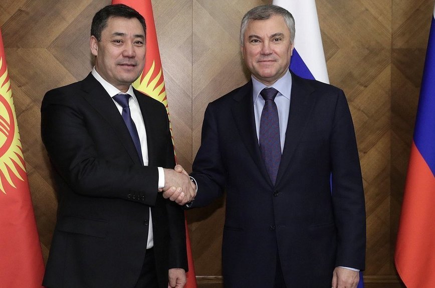 Володин призвал развивать отношения парламентов России и Киргизии