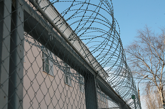 Незаконную сотовую связь в тюрьмах заблокируют