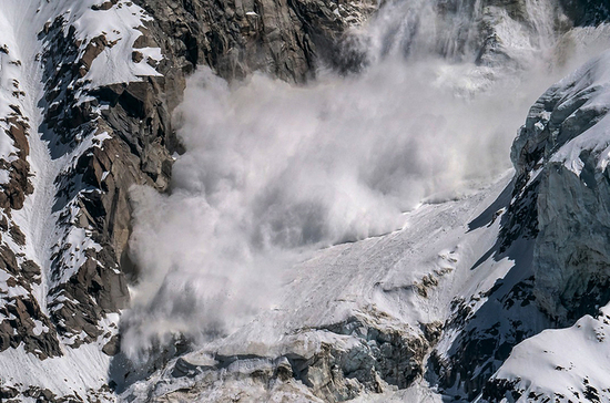 В Дагестане 9 населённых пунктов оказались отрезаны из-за схода лавины