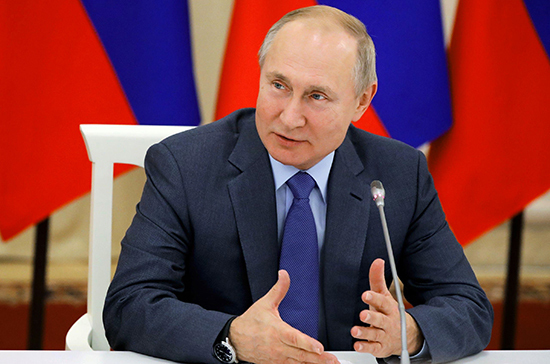 Путин высказался о «моде на оголтелых нквдшников» в российском кино