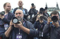 Роскомнадзор утвердил отличительный знак для журналистов, работающих на митингах