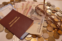 В Госдуму внесен проект об увеличении срока перерасчёта пенсий силовикам
