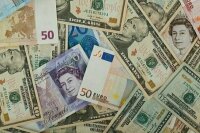 Финансовый эксперт объяснил, в какой валюте лучше копить деньги