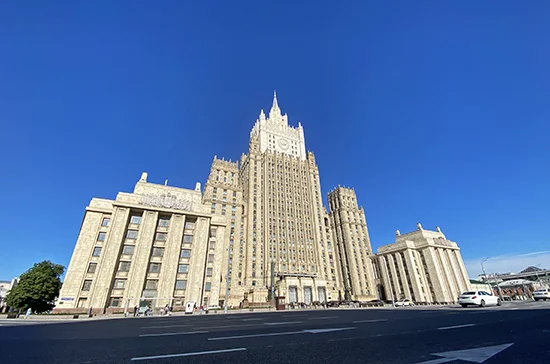 Россия объявила пятерых польских дипломатов персонами нон грата