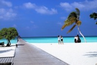 На Мальдивах ввели комендантский час