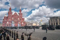 7 мая в российской столице состоялась генеральная репетиция Парада Победы. В ней приняли участие 37 пеших парадных расчетов, более 190 образцов военной и специальной техники, 76 самолетов и вертолетов. Фото: Тимур Ханов / ПГ