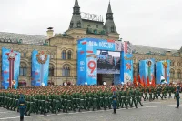 Во время главного Парада в Москве по брусчатке Красной площади промаршировали 37 парадных расчетов. Фото: Тимур Ханов/ПГ