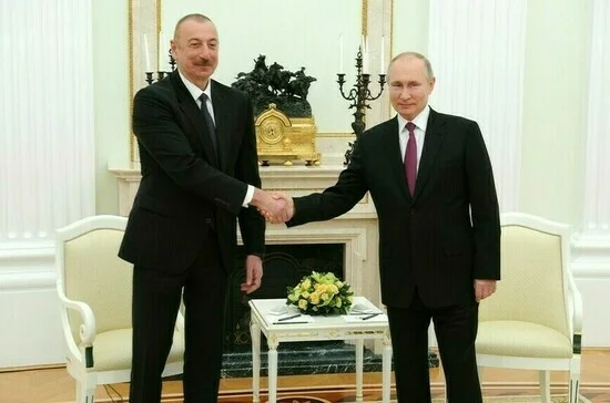 Президенты России и Азербайджана обменялись поздравлениями с годовщиной Победы