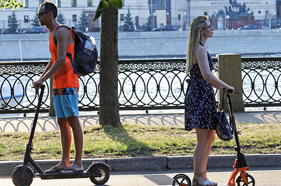 В Петербурге арендным самокатам ограничат скорость и запретят парковку у метро