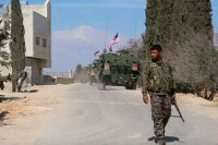 Российские военные остановили в Сирии боевую колонну США