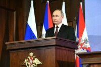 Путин поручил рассмотреть вопрос о разработке стандартов по иппотерапии