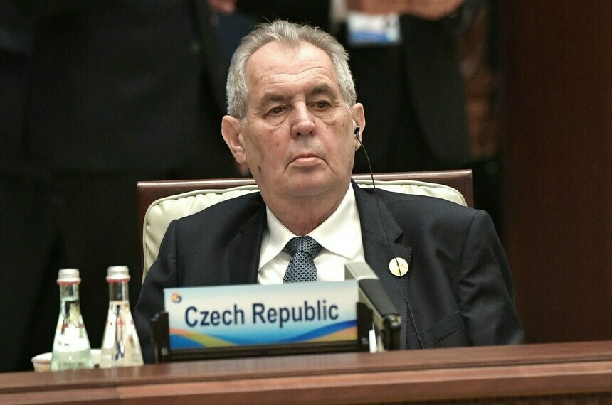 Земан извинился перед сербами за агрессию НАТО против Югославии