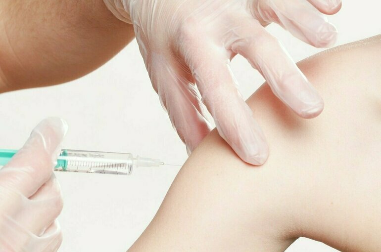 Вакцинацию от COVID-19 предложили включить в нацкалендарь прививок