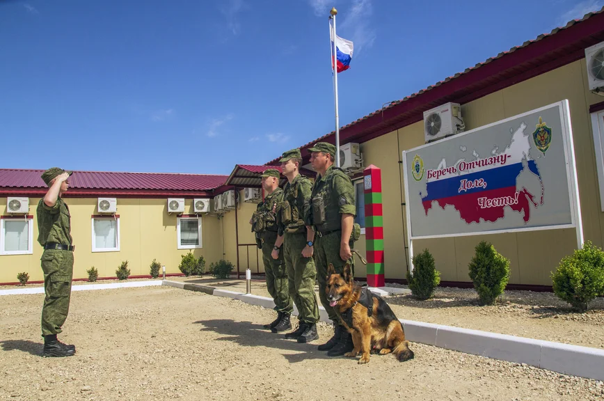Дозор заступает на охрану границы.