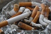 Верховный суд заявил о праве россиян требовать компенсацию от курящих соседей