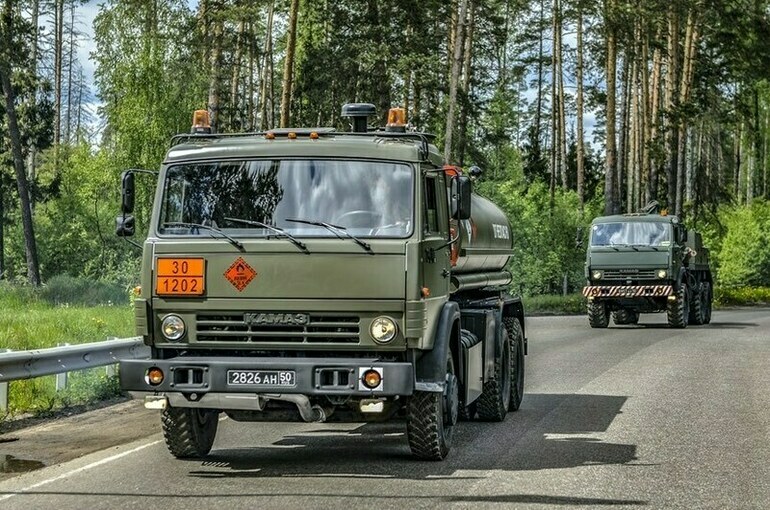 Военные автомобилисты отмечают профессиональный праздник