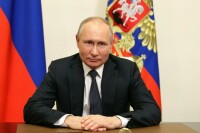 Власти на местах будут расширять программы поддержки семей, рассчитывает Путин