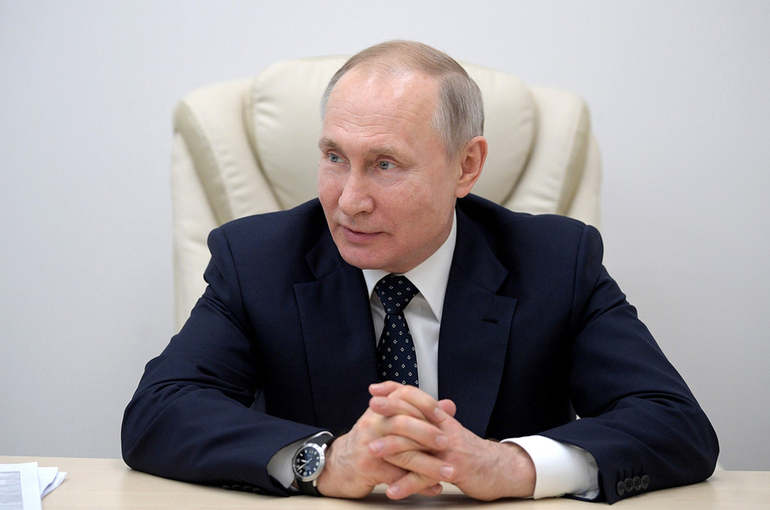 Путин назвал обвинения США в кибератаках в адрес России нелепыми