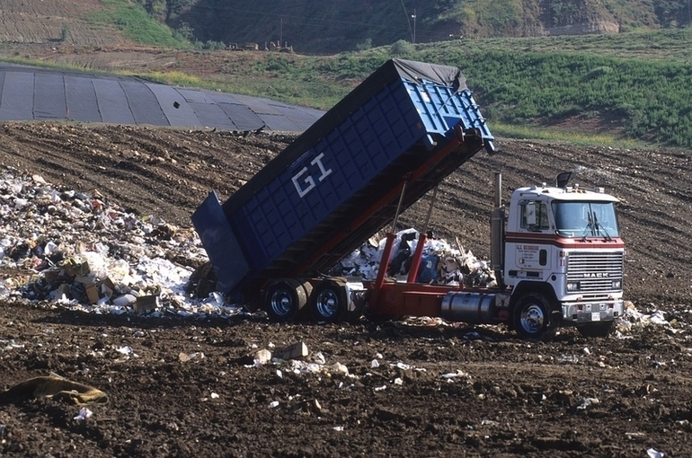 Для мусоровозов вводят классы опасности 