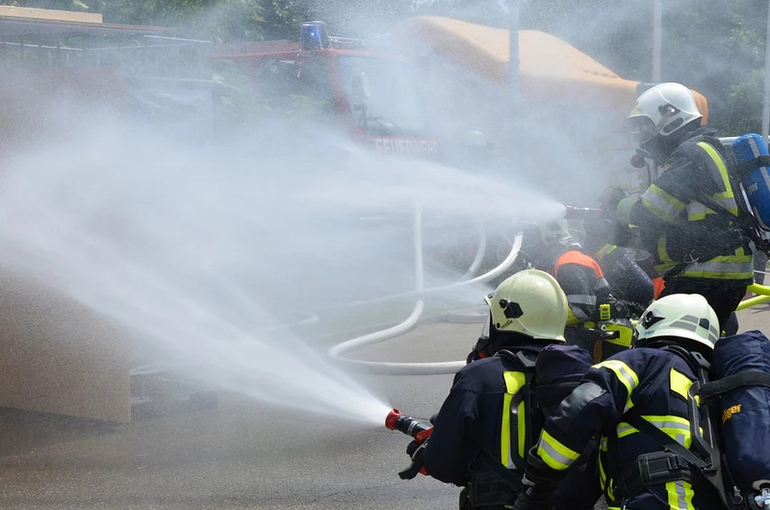 Госдума запретила штрафовать спасателей и пожарных в случаях оправданного риска