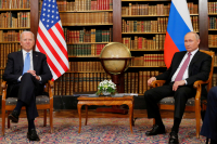 Путин и Байден продолжили переговоры в расширенном составе с участием делегаций