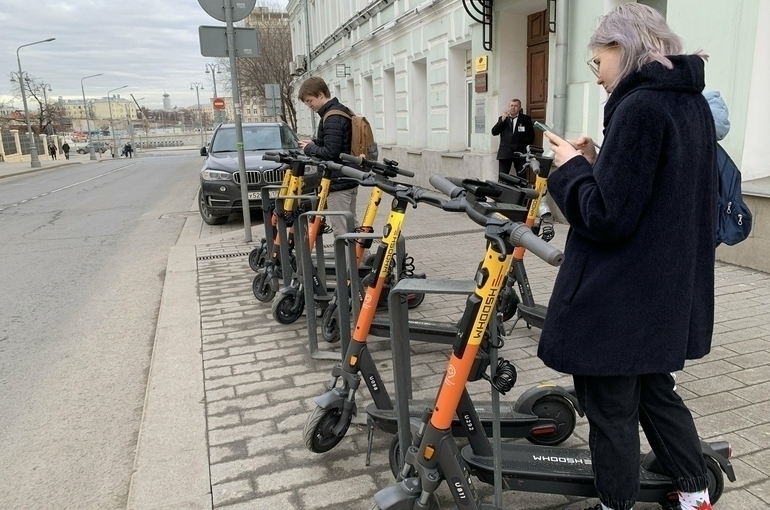 Самокаты предложили приравнять к транспортным средствам