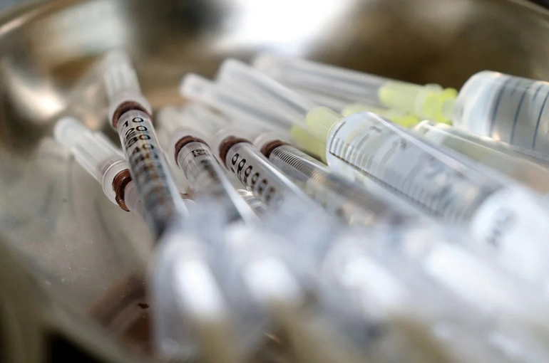 В Кузбассе ввели обязательную вакцинацию от COVID-19 для ряда граждан