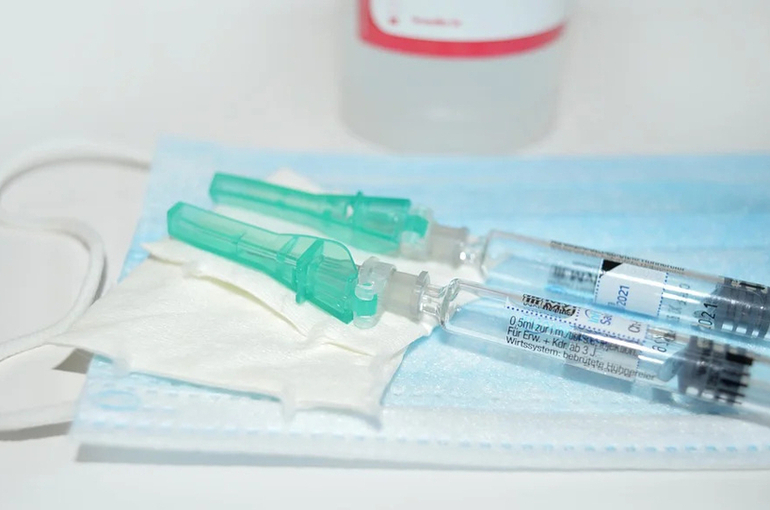В Ленинградской области ввели обязательную вакцинацию от COVID-19 для ряда граждан