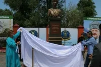 В Чечне открыли памятник Доктору Лизе