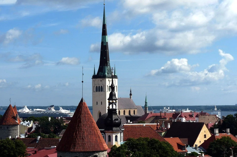 Эстония разрешила въезд вакцинированным россиянам