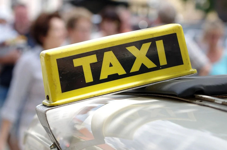 В ГИБДД предложили запретить пользоваться агрегатором таксистам со стажем менее трёх лет