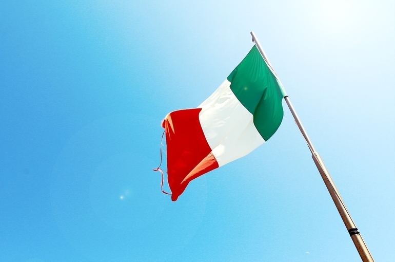 В Италии предложили запретить переход из одной парламентской группы в другую