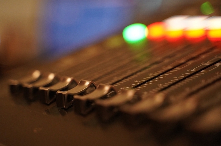 ЦИК: пять каналов и 12 печатных СМИ бесплатно предоставят эфир для агитации на выборах