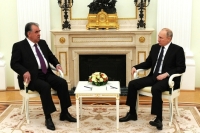 Путин обсудил с Рахмоном ситуацию на таджикско-афганской границе