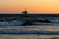 Цена нефти Brent превысила 77 долларов впервые с 2018 года