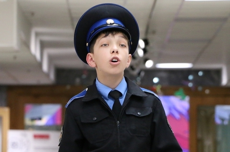 Путин одобрил идею принимать девочек в кадетское училище 