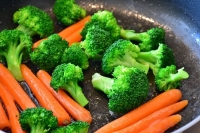 Диетологи назвали идеальные овощи для похудения