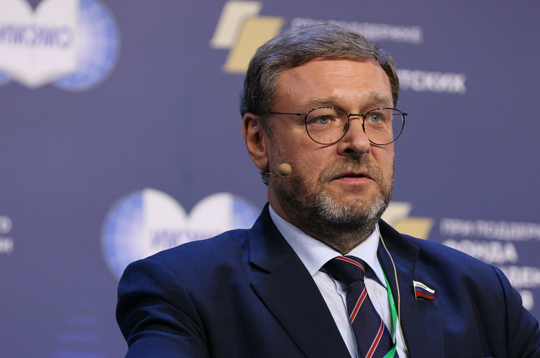 Косачев ответил на призыв Франции не признавать вакцины из России и Китая