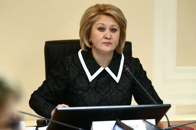 Гумерова: привитые от коронавируса либо не заболевают, либо болеют в лёгкой форме