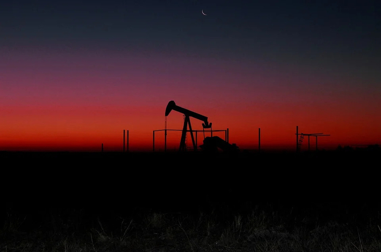 ОПЕК+ продлил сделку об ограничении нефтедобычи до конца 2022 года