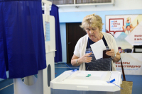 Роспотребнадзор запретил рукопожатия на избирательных участках 