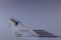 Гражданам Сербии рекомендовали привиться третьей дозой вакцины