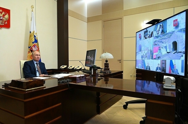 Путин запустил железнодорожное движение по второму Байкальскому тоннелю