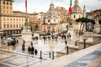 Опрос: итальянцев больше беспокоит экономика, чем COVID-19