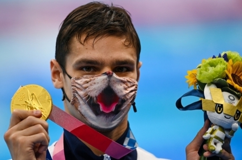Пловец Евгений Рылов выиграл золото Олимпиады на дистанции 200 м на спине