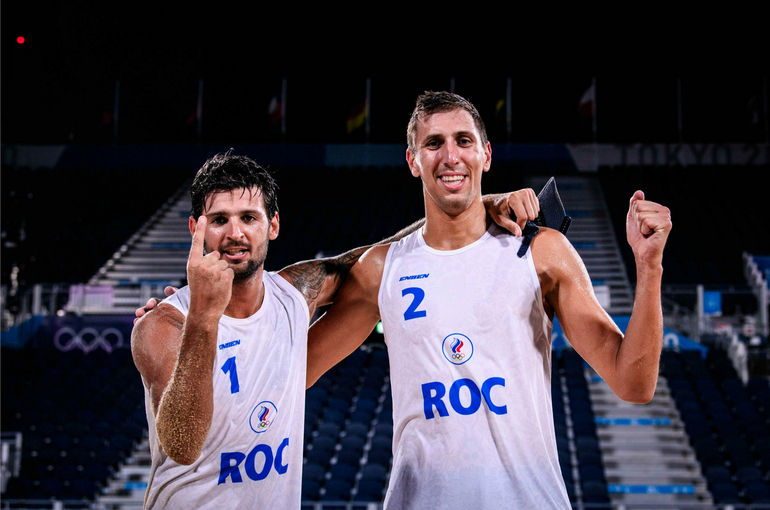 Красильников и Стояновский выиграли серебро на олимпийском турнире по пляжному волейболу