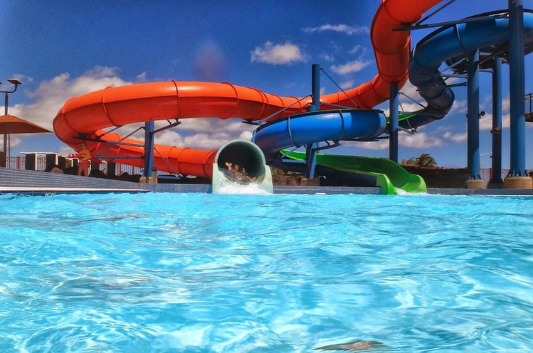 В Крыму ослабили введённые из-за COVID-19 ограничения для аквапарков