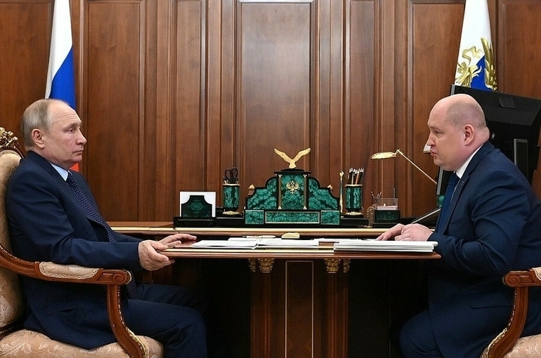 Путин обсудил реконструкцию исторической части Севастополя с губернатором города