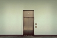 Почти 12 тысяч лифтов заменили в Подмосковье за семь лет